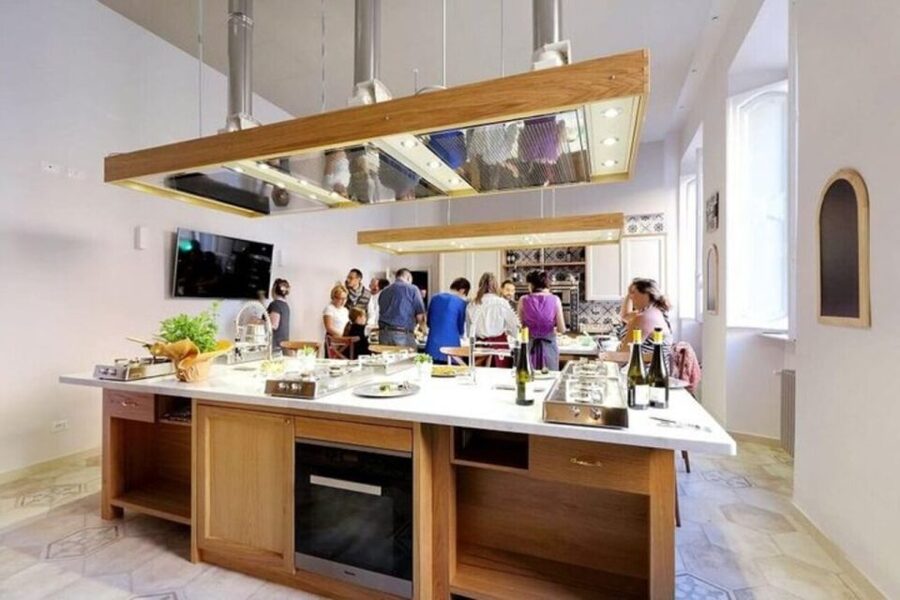 Farmers Market Shopping and Roman Full Course Class - SHARED - A homemade meal with Italian wine