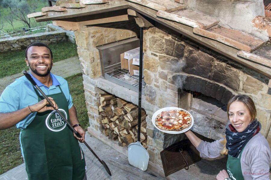 Florence: Pizza or Pasta Class with Gelato at a Tuscan Farm - Key details before you book