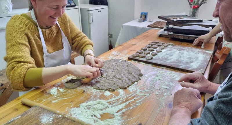 From Alghero: Farm to Table cooking experience in Montresta - The cooking class: pasta, bread, and local sweets