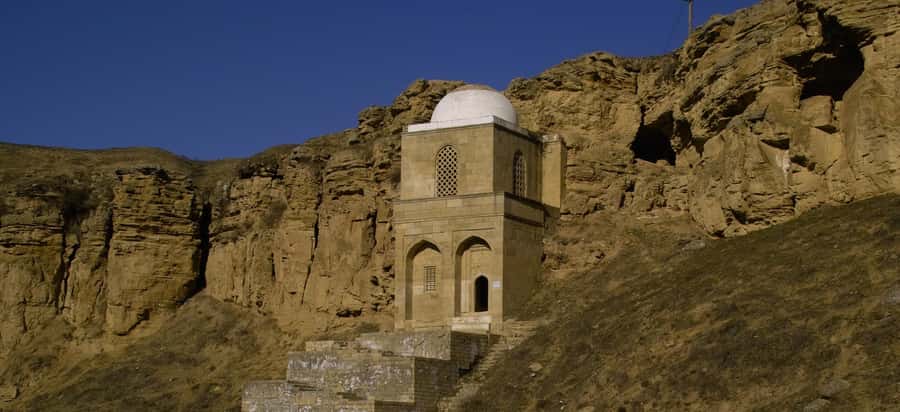 From Baku: Shamakhi City and Alpaca Farm Tour - Shamakhi history at the Diribaba Mausoleum