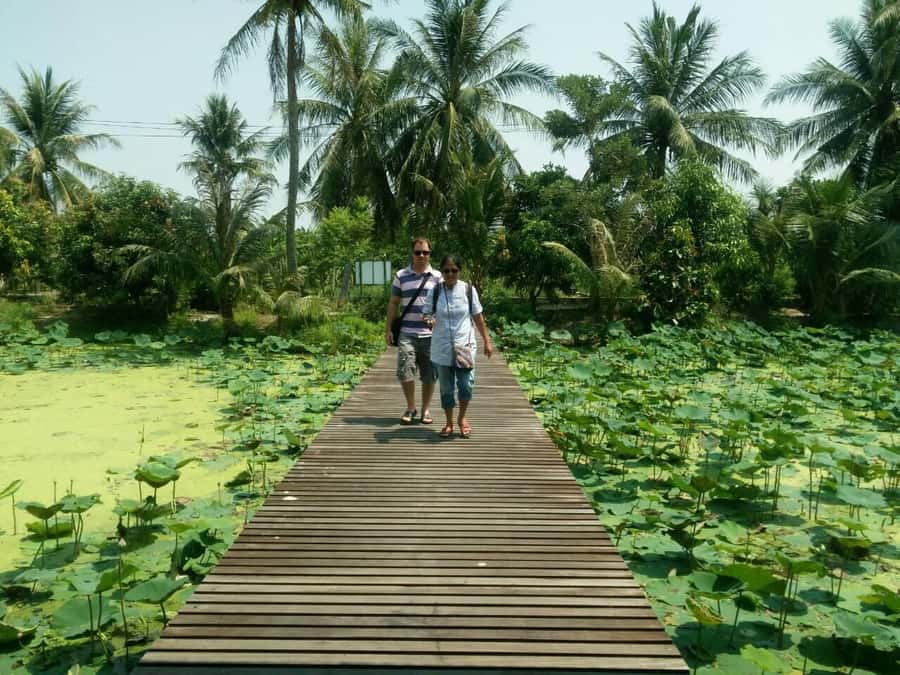 From Bangkok: Mahasawat Canal and farm with Lunch - Lunch beside the water, then coffee in the fields