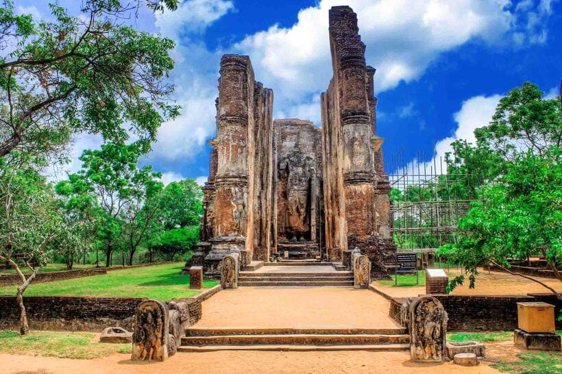 From Kandy : Polannaruwa ancient city with Farmers Lunch - Four hours among Polonnaruwa’s ruins