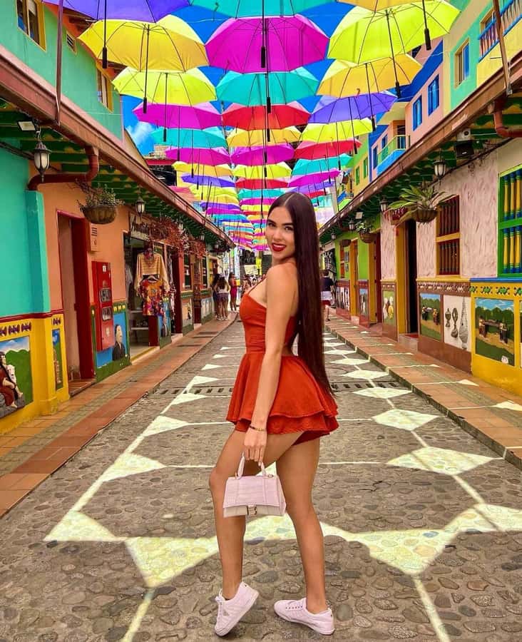 From Medellin: Guatapé & Peñol Rock with Boat & farm animals - Five details that shape the day
