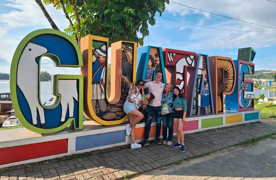 From Medellin: Guatapé & Peñol Rock with Boat & farm animals - Who should choose this tour?