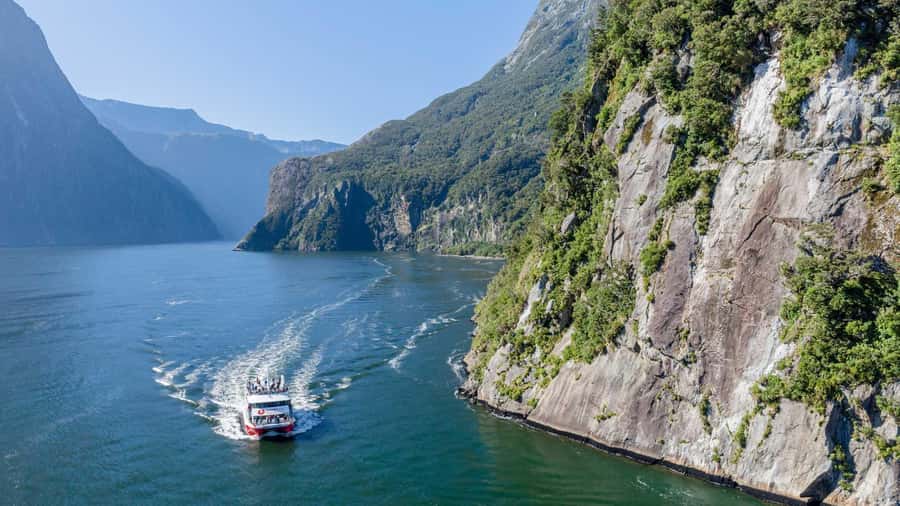 From Queenstown: Coach, Farm Tour & Milford Nature Cruise - Why this tour works for a long Milford Sound day