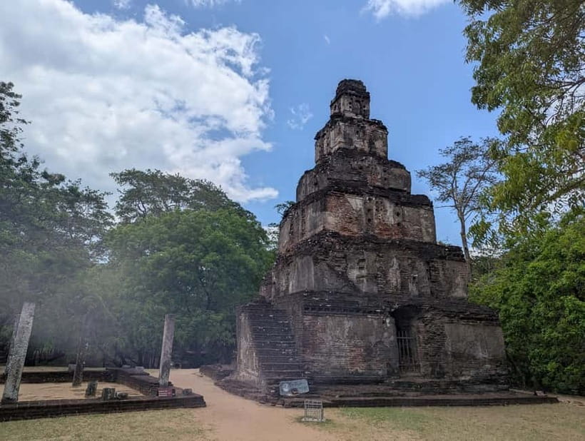 From Sigiriya:Polonnaruwa Day Tour with Farmers lunch - Vatadage, Nissanka Latha Mandapaya, and the Lotus Pond