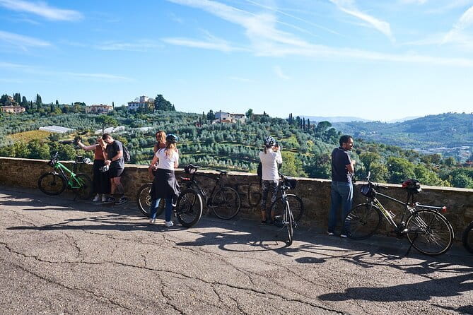 Full-Day Tuscany and Chianti Hills Bike Tour With Lunch at Farm - Riding into Chianti Classico