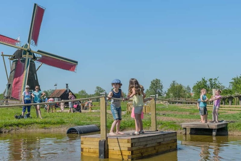 Groot-Ammers: Adventure Farm Molenwaard Entry Ticket - Shows, music, and meeting the farm characters
