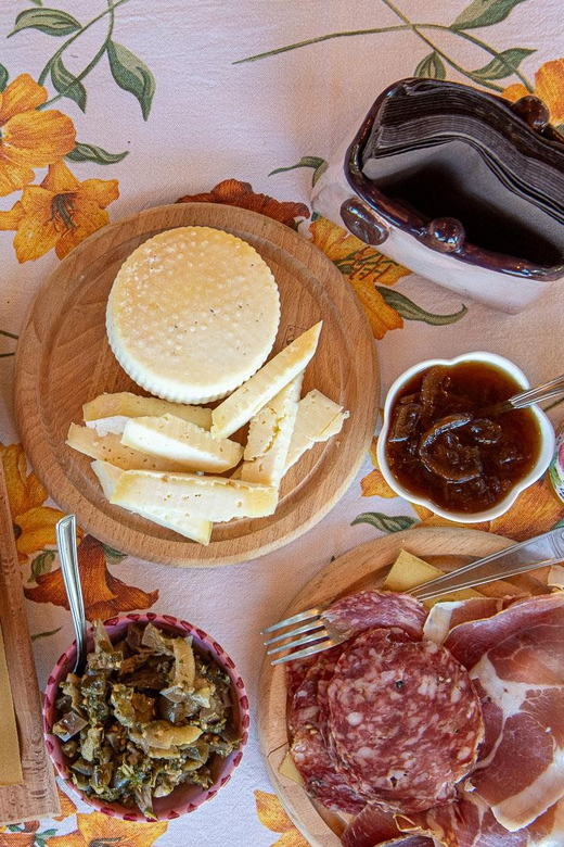 Grosseto: visit the family farm with tasting of local food - Collecting Fresh Eggs