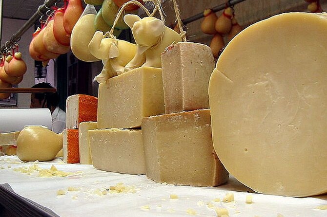 Guided tour from Agrigento: Sicilian traditions with a farm - A long Sicilian lunch in Cammarata