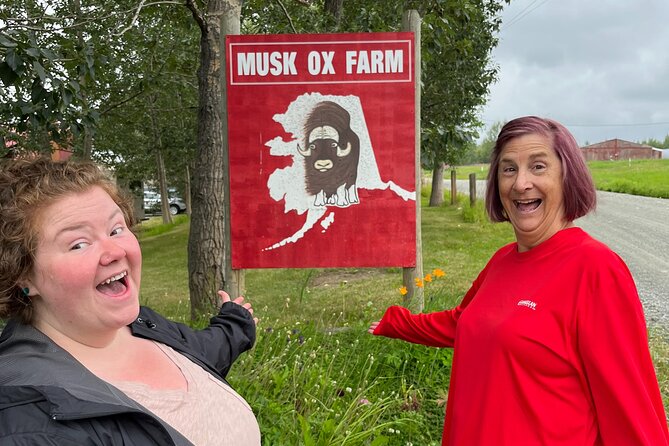 Guided Tour of Musk Ox Farm & Scenic Drive from Anchorage - Spending an hour at the Musk Ox Farm