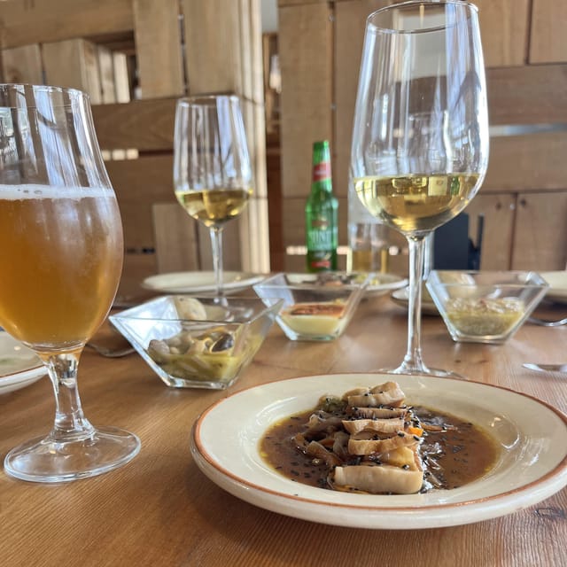 GUIDED TOUR + TASTE IN A MUSHROOM FARM - From the laboratory to the production rooms