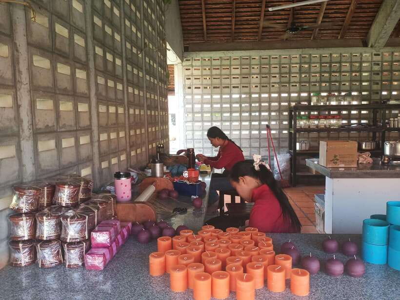 Half Day Trip: Silk Farm, Satcha, and Senteur d'Angkor Tour - Satcha’s six workshops and Cambodian bamboo design