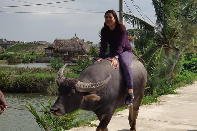 Hoi An Countryside Tour:Basket Boat,Buffalo Ride, Farming & Lantern Making Class - Tra Que Vegetable Village: work first, then listen