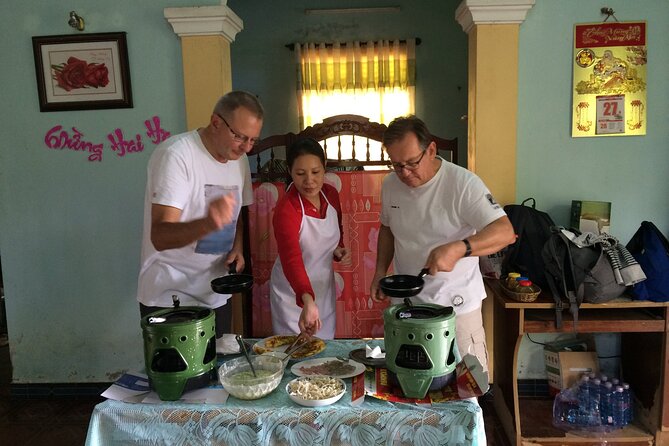 Hoi An Home Hosted Meal in Rice Farmer Home - Turning paddy into usable white rice