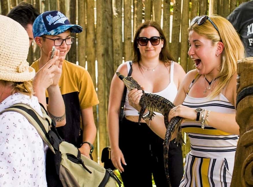 Homestead: Everglades Alligator Farm Entry and Airboat Ride - Who will enjoy this most?