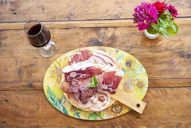 Horseback riding in Montepulciano Tuscany, lunch on the farm - Meeting the Cinta Senese Pigs