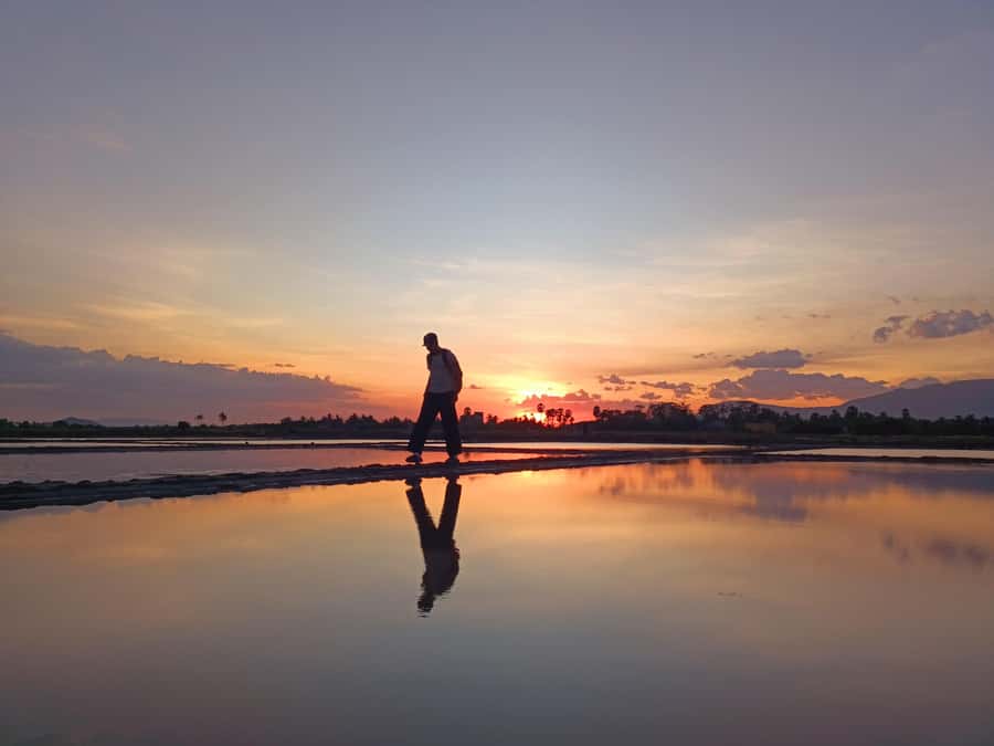Kampot Countryside include Pepper farm, Salt field & Lake - Salt fields and the best time for reflections