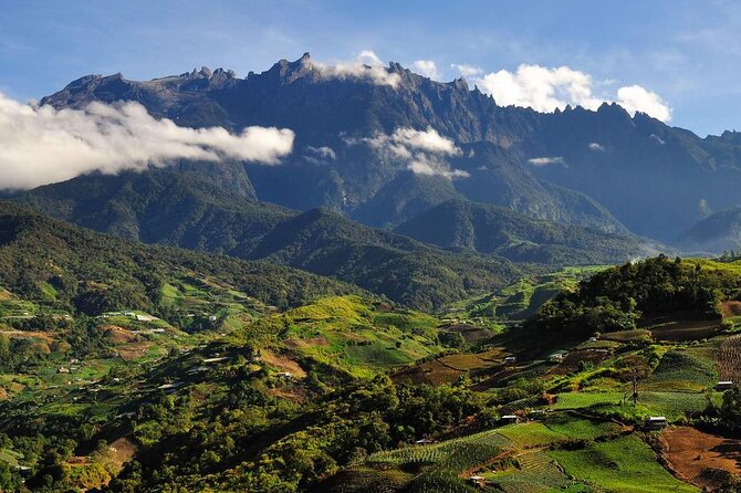 Kinabalu Park & Poring Hot Springs Tour with Desa Dairy Farm - Leaving Kota Kinabalu before the roads fill