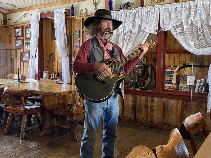 Las Vegas:Grand Canyon West Tour, Ranch Lunch, Skywalk Entry - Lunch with the Singing Cowboy changes the pace