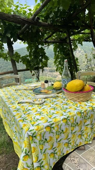 Maiori: Hiking Tour to A Lemon Farm with Lemon Tastings - Starting at Corso Reginna in central Maiori