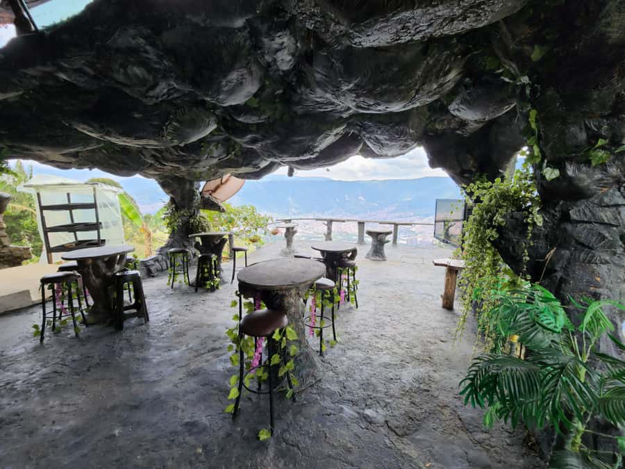 Medellin: Coffee Farm Tour & Spa with Overnight Glamping - Sleeping in the Coffee Cave