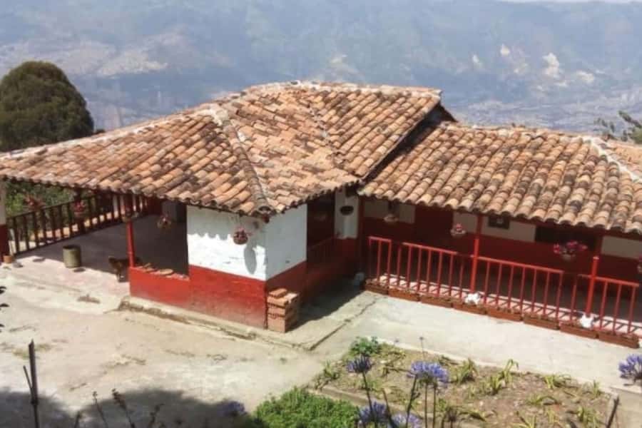 Medellin: Coffee Farm Tour & Spa with Overnight Glamping - Tasting Several Brewing Methods