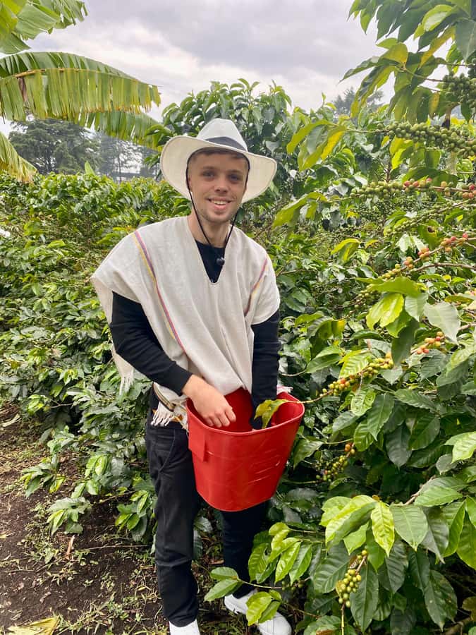 Medellín Coffee Farm Tour with Trolley and Cable Car Ride - Casa Finca de La Sierra and the local family