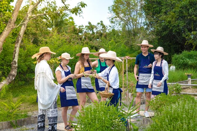 Morning Thai Cooking with Grandma - Market Visit & Farm Tour - Who should book Grandma’s Home Cooking School