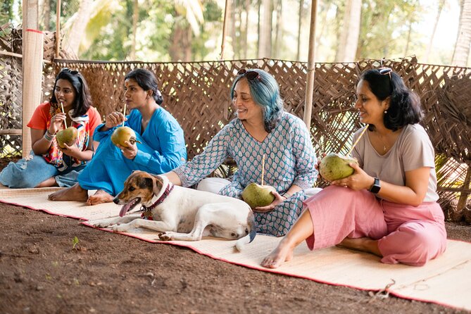 Mulgao Folk Village & Coconut Farming Experience - Make It Happen - Lunch under the coconut palms
