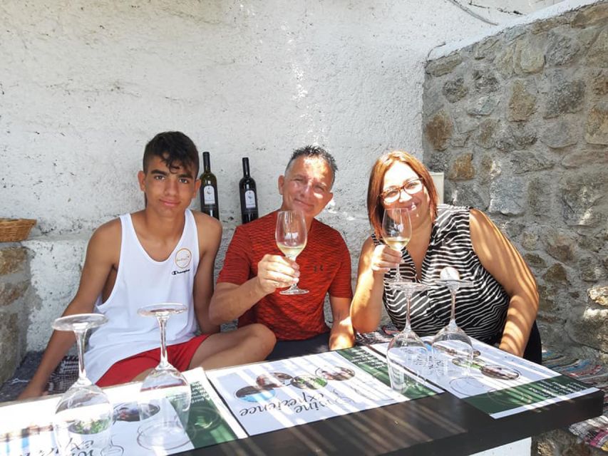 Mykonos: Wine Tasting at a Mykonian Farm - Why this farm setting works so well