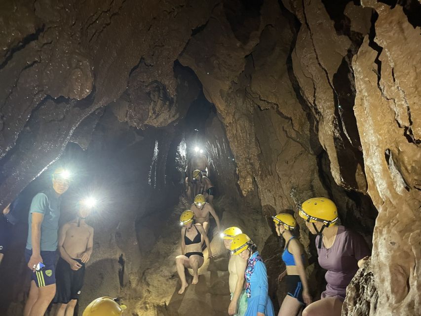 National Park- Paradise Cave & Dark Cave or Duck Farm - Lunch before the wet afternoon