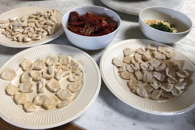 Organic cooking class with a sommelier in an Olive and wine farm - Organic ingredients and seasonal cooking