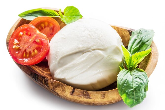 Paestum and Buffalo Farm Day Tour from Sorrento - What makes the driver important
