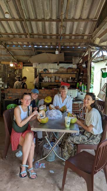 Pepper farm guided tour, Kep/Crab Market, salt & secret lake - Kep town, the Crab Market, and lunch choices