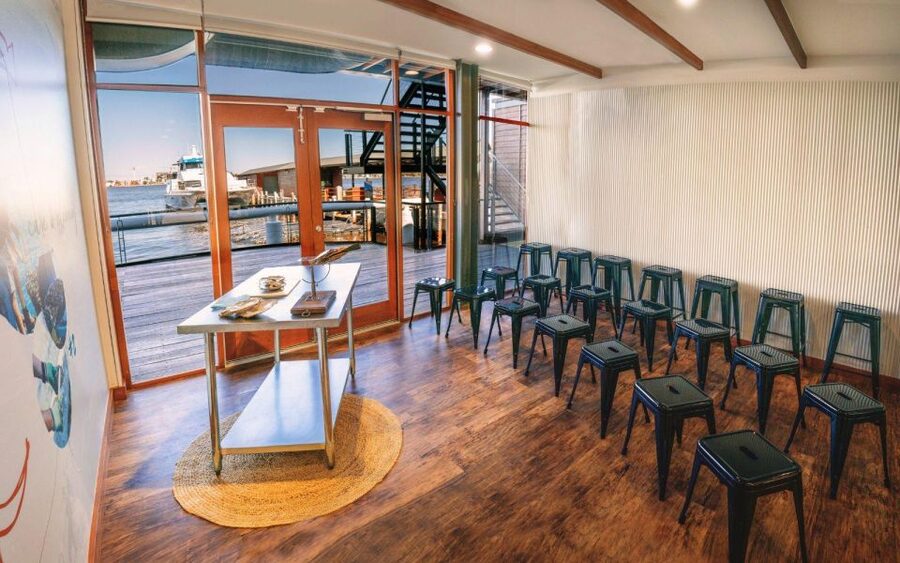 Perth: Harvest Your Own Pearl Experience - Pearl meat and Margaret River sparkling wine
