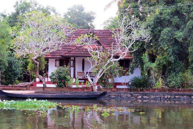 Philipkutty's Farm Culinary Tour including Lunch and Cooking Demo - Lunch is included, but check the wording on drinks