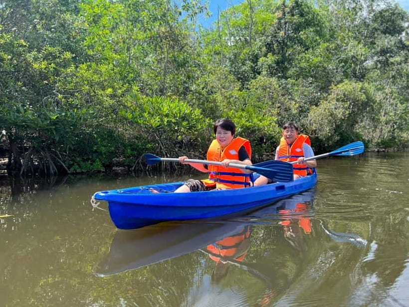Phu Quoc: Kayaking with Starfish Beach and Bee Farm Tour - Lunch, swimming, and time by the water