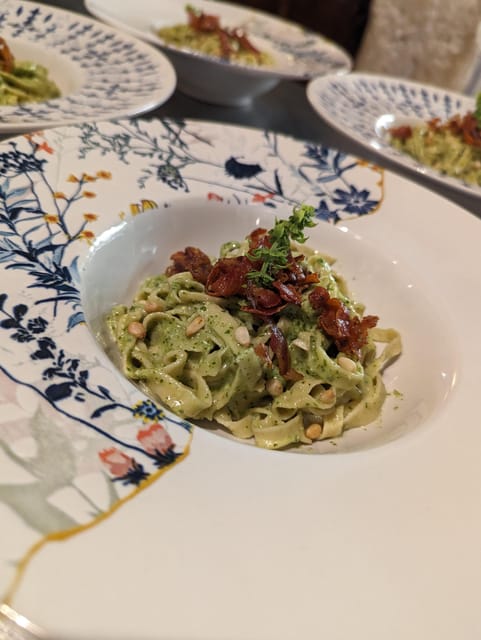 Pienza: Typical Gourmet Lunch at Ancient Tuscan Farmhouse - A communal lunch instead of a quick restaurant stop