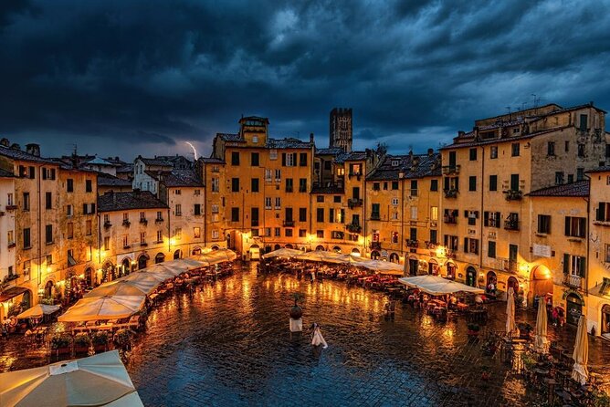 Pisa, Lucca & Cheese Farm with wine tasting Private Tour - Lucca’s medieval streets and civic spaces