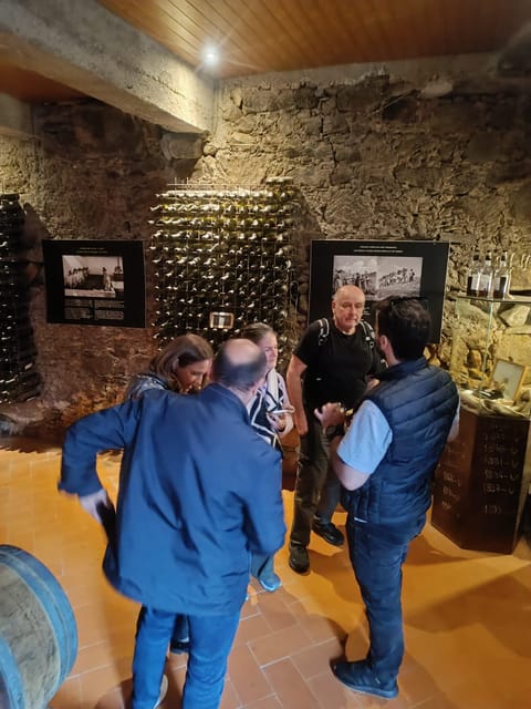 Porto: Douro valley 2 farms with wine tasting and lunch - Lunch at the second farm