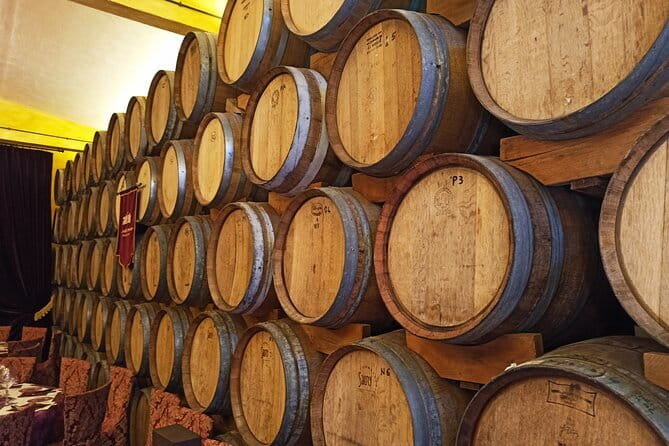 PRIVATE TOUR: Chianti Afternoon tour with visit to 2 wine farms - Wine quantity, food, and pacing