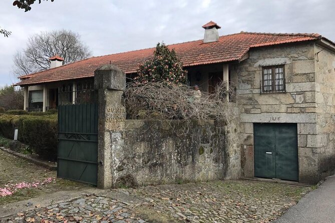 Private Traditional Cooking Class on a Historic Farm near Porto - Getting from Porto to Caniços and the farm