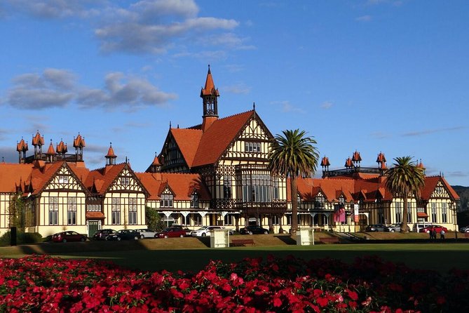 Private, via beaches, Kiwi farm to Rotorua 8 lakes & Geothermal - Te Puke and the Kiwi Orchard