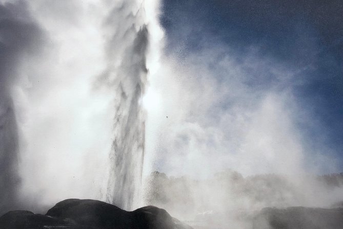 Private, via beaches, Kiwi farm to Rotorua 8 lakes & Geothermal - Whakarewarewa: Māori Culture and Geothermal Ground