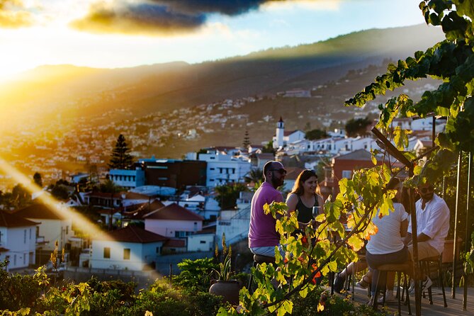 "Re-Canto" Farm-to-Table with Stunning Views at Madeira - Wine, conversation, and a relaxed table