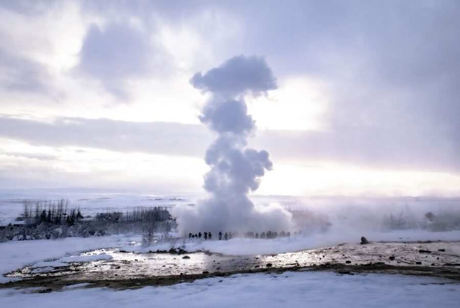 Reykjavik: Golden Circle, Tomato Farm and Kerið Crater Tour - Guide quality is a major part of the value