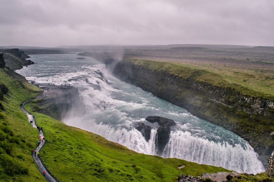 Reykjavik: Golden Circle, Tomato Farm and Kerið Crater Tour - Geysir and Strokkur’s five-minute show