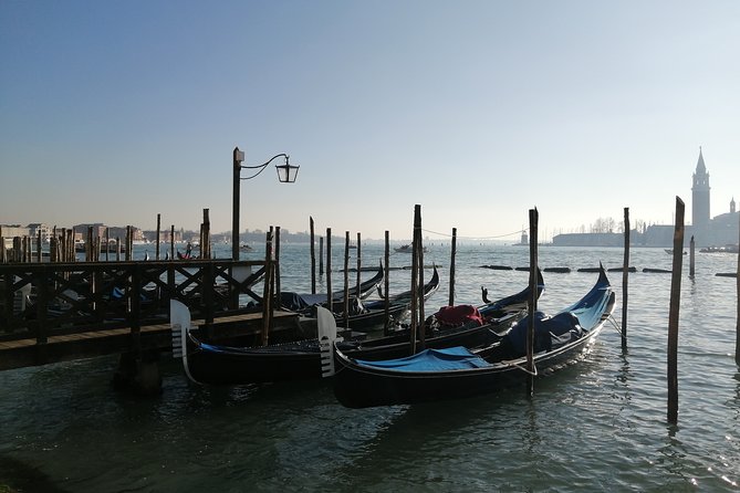 Rialto Farmers & Fish Market Food Tour in Venice with Wine Tasting & Sightseeing - Crossing Venice One Small Bridge At A Time
