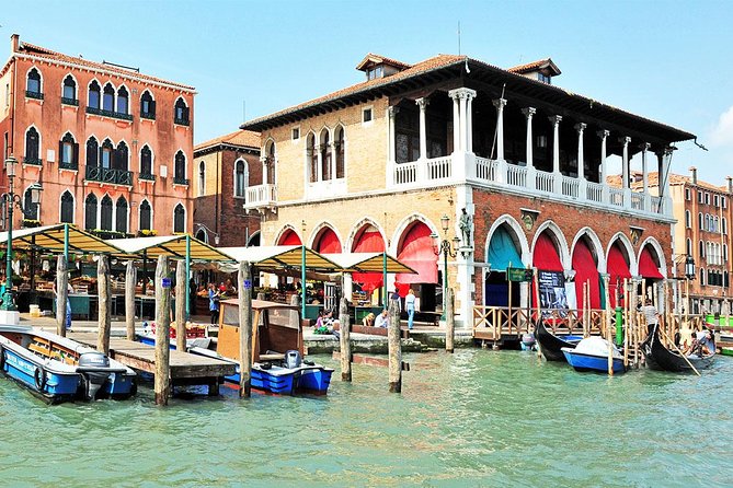 Rialto Market Food Tour: Wine Tasting and Sightseeing in Venice - What the guides add to the walk